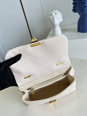 Louis Vuitton Madeleine BB White Size 24 x 17 x 8.5 cm - 3