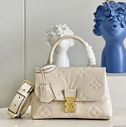 Louis Vuitton Madeleine BB White Size 24 x 17 x 8.5 cm - 1