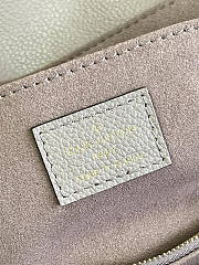 Louis Vuitton Madeleine BB Size 24 x 17 x 8.5 cm - 5