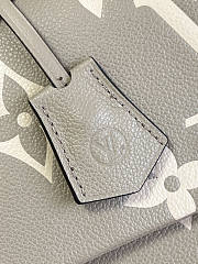 Louis Vuitton Madeleine BB Size 24 x 17 x 8.5 cm - 6