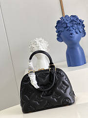 Louis Vuitton LV Alma BB Black Size 24.5 x 18 x 12 cm - 5