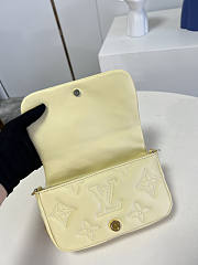 Louis Vuitton LV Wallet On Strap Bubblegram Yellow Size 20 x 12 x 6 cm - 5