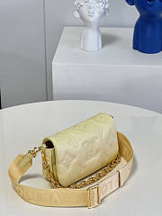 Louis Vuitton LV Wallet On Strap Bubblegram Yellow Size 20 x 12 x 6 cm - 3