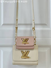 Louis Vuitton Twist PM 03 Size 19 x 15 x 9 cm - 2