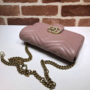 Gucci GG Marmont Pearl Chain Belt Bag Pink Size 17 x 22 x 10 cm - 3