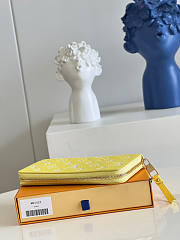 Louis Vuitton LV Zippy Wallet Size 19.5 x 10.5 x 2.5 cm - 4
