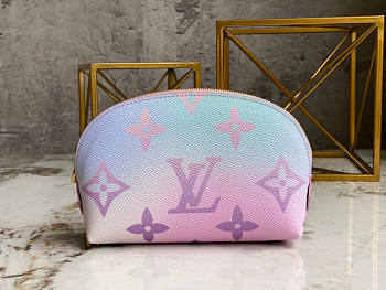 Louis Vuitton Cosmetic Pouch Size 17 x 12 x 6 cm