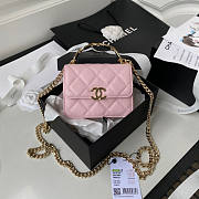 Chanel Clutch With Chain Pink Size 9.5 x 13 x 6 cm - 1