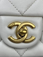 Chanel Small Flap Bag White Size 17 x 21 x 6 cm - 6