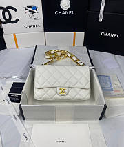 Chanel Large Flap Bag White Size 18 x 27 x 8 cm - 1