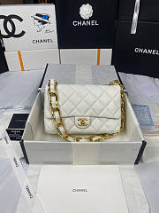 Chanel Large Flap Bag White Size 18 x 27 x 8 cm - 3