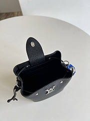 Louis Vuitton Nano Lockme Bucket Black Size 13.5 x 16 x 10 cm - 6
