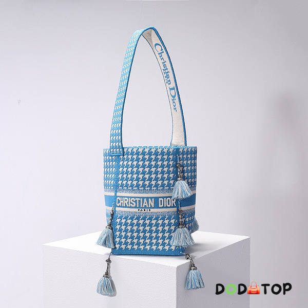 Dior D-Bubble Bucket Bag Size 16 x 25 x 16 cm - 1