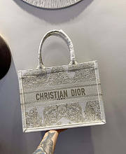 Dior Book Tote 04 Size 36.5 x 28 x 17.5 cm - 4