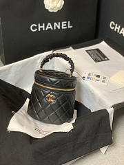Chanel Vanity Case Black Size 11 x 11.5 x 9.5 cm - 5