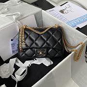 Chanel Lambskin Black AS1792 Size 19 cm - 1