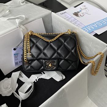 Chanel Lambskin Black AS1792 Size 19 cm