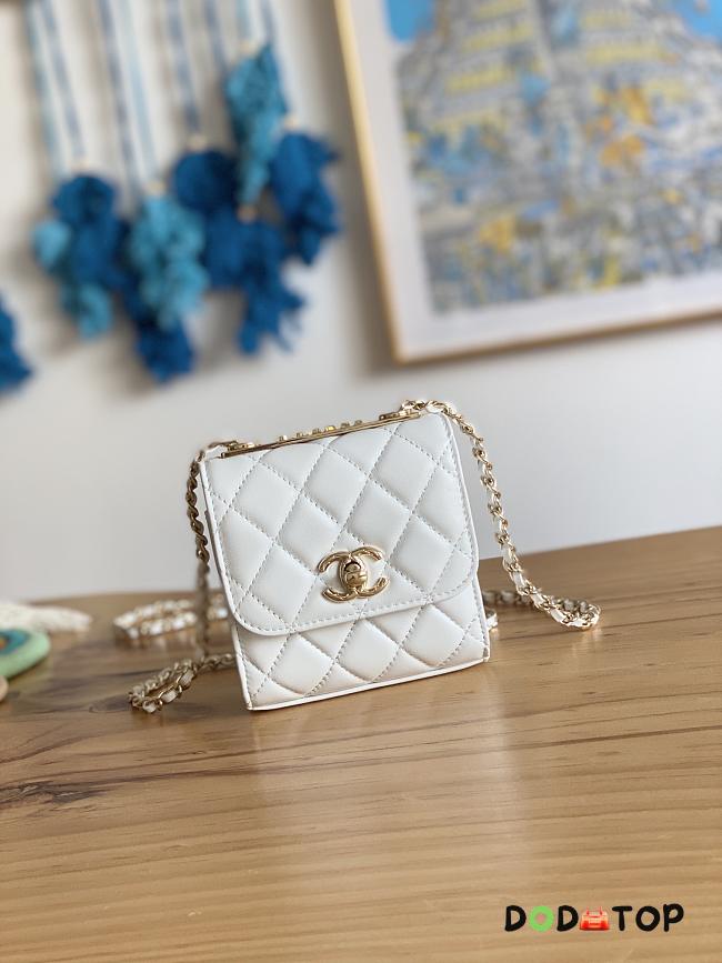 Chanel Chain Flap Bag Coin Purse White Size 11 x 11 x 5 cm - 1