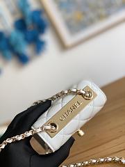 Chanel Chain Flap Bag Coin Purse White Size 11 x 11 x 5 cm - 2
