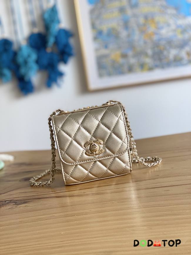 Chanel Chain Flap Bag Coin Purse Gold Size 11 x 11 x 5 cm - 1