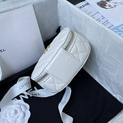 Chanel Vanity Case White Size 9.5 x 13 x 5.5 cm - 3