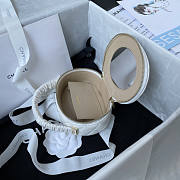 Chanel Vanity Case White Size 9.5 x 13 x 5.5 cm - 4