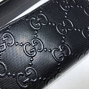 Gucci GG Embossed Zippy Wallet Size 19 x 10.5 x 2.5 cm - 2