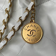 Chanel 22 Small Handbag White Size 35 x 37 x 7 cm - 4