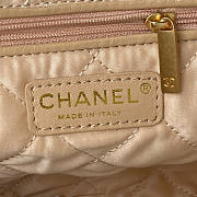 Chanel 22 Small Handbag White Size 35 x 37 x 7 cm - 2