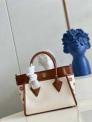 Louis Vuitton On My Side PM Size 25 x 20 x 12 cm - 4