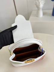 Louis Vuitton Capucines Mini Size 21 x 14 x 8 cm - 6