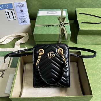 Gucci GG Marmont Matelassé Mini Bag Black Size 16 x 19 x 7 cm