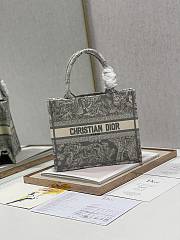 Dior Mini Book Tote Grey Tiger Size 26.5 × 21 × 14 cm - 3