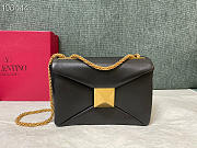 Valentino Chain Lambskin Tofu Bag Black Size 19 x 14 x 11 cm - 1