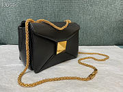 Valentino Chain Lambskin Tofu Bag Black Size 19 x 14 x 11 cm - 4