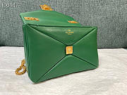 Valentino Chain Lambskin Tofu Bag Green Size 19 x 14 x 11 cm - 2