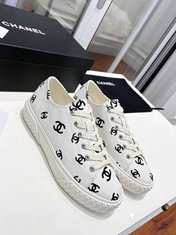 Chanel Sneakers White/Black