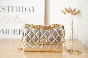 Chanel Flap Bag AS3241 Size 15 x 23 x 7 cm 