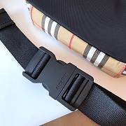 Burberry Belt Bag Size 31 x 16 x 7.5 cm - 6
