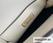 Small Saffiano Leather Handbag White Size 19 x 17 x 6 cm - 6