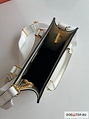 Small Saffiano Leather Handbag White Size 19 x 17 x 6 cm - 2