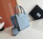 Small Saffiano Leather Handbag Blue Size 19 x 17 x 6 cm - 3