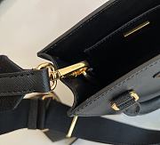 Small Saffiano Leather Handbag Size 19 x 17 x 6 cm - 4