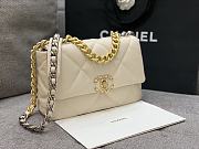 Chanel Flap Bag Lambskin Beige Size 26 x 16 x 9 cm - 4