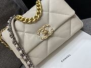 Chanel Flap Bag Lambskin Beige Size 26 x 16 x 9 cm - 5