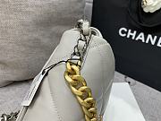 Chanel Flap Bag Lambskin Grey Size 26 x 16 x 9 cm - 2