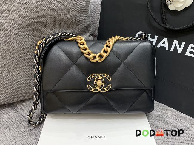 Chanel Flap Bag Lambskin Black Size 26 x 16 x 9 cm - 1