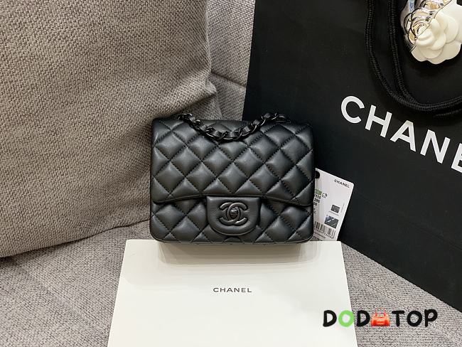 Chanel Flap Bag Full Black Size 17 cm - 1