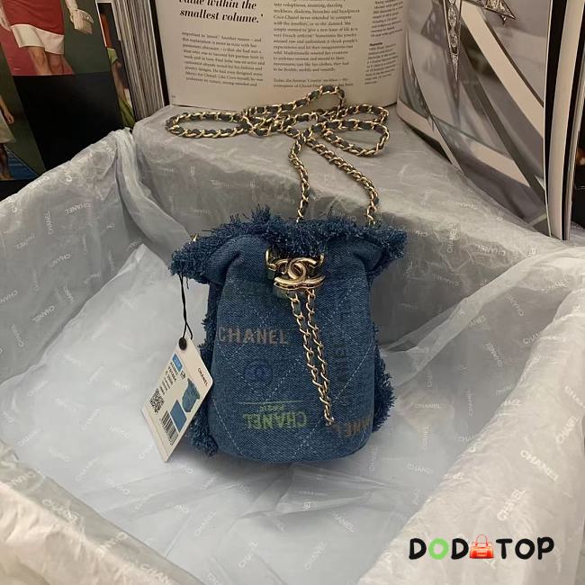 Chanel Small Bucket Bag Size 11 x 15 x 10 cm - 1