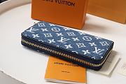 Louis Vuitton LV Zipper Wallet Size 19.5 x 10.5 x 2.5cm - 4